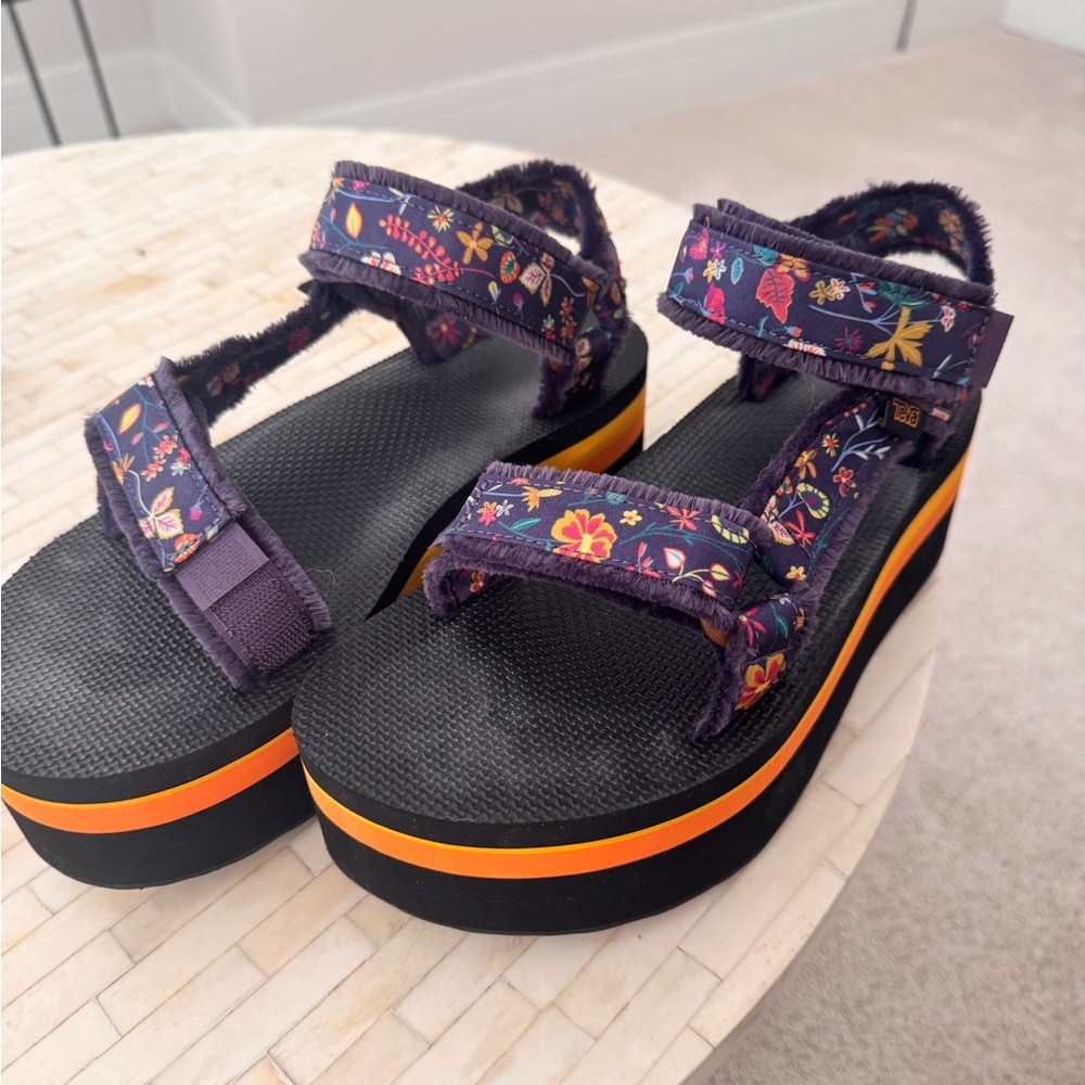 Teva Anna Sui sandals size 9